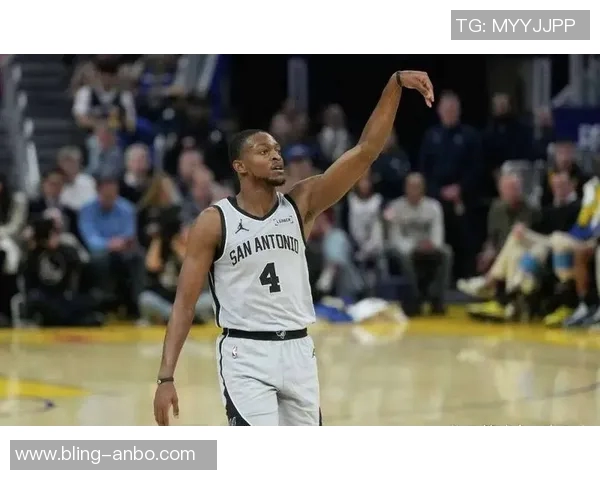 福克斯状态成疑马刺明日对阵骑士期待精彩对决